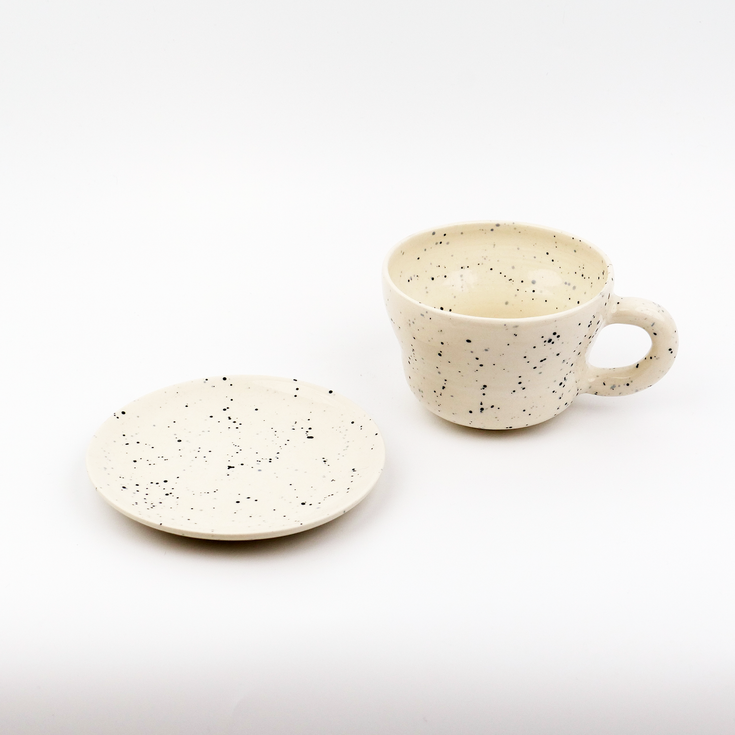 Gray Scale Dot mug & saucer